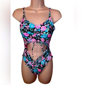 Celebrity Pink Women's Floral Cutout One Piece New